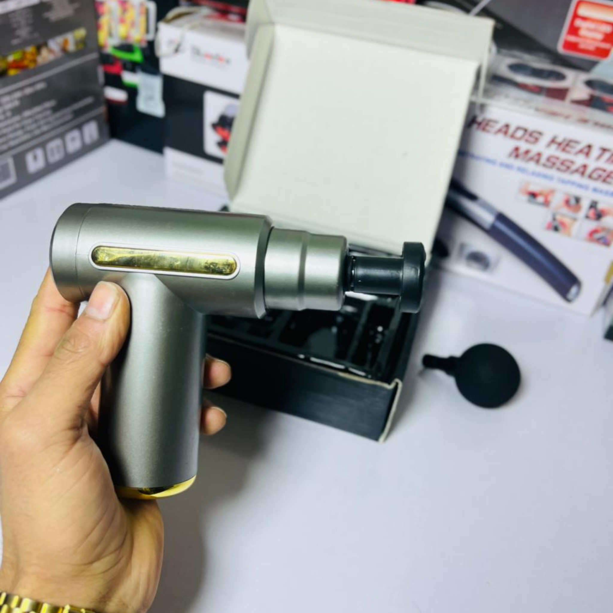 🏋️‍♂️ Mini Massage Gun – Muscle Relief Anywhere, Anytime!