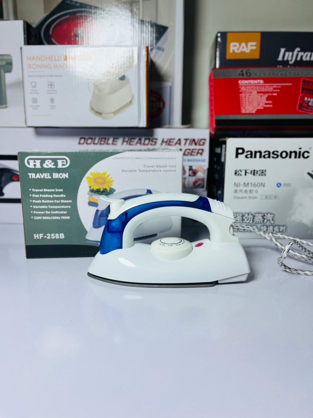 ✈️ H & E Travel Iron – Portable Steam Press for Wrinkle-Free Style Anywhere!