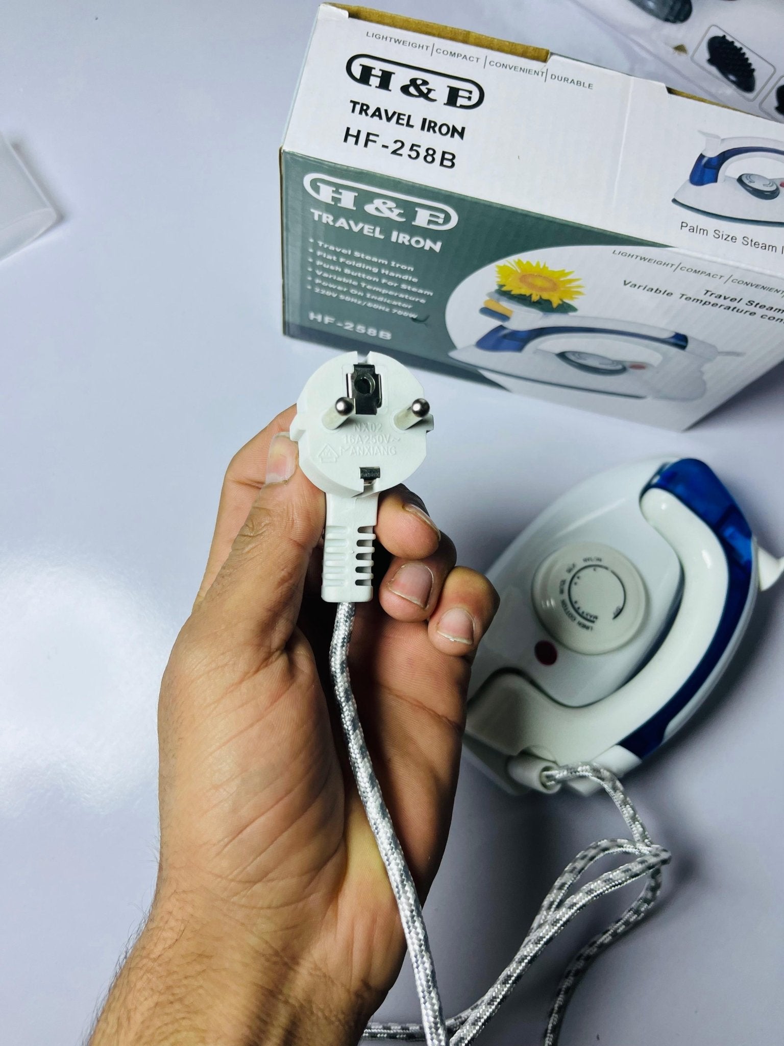 ✈️ H & E Travel Iron – Portable Steam Press for Wrinkle-Free Style Anywhere! - KP IMPORTS